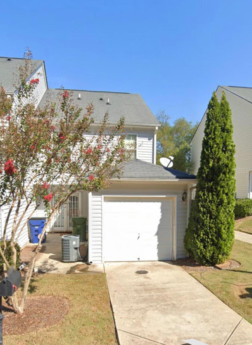 NEW! Casa Eleven22 Just Minutes From Airport - Housity
