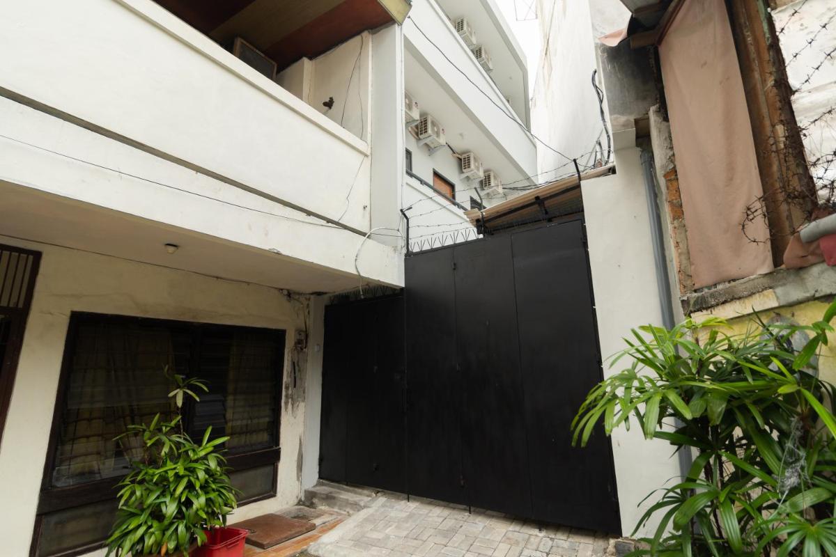 Urbanview Hotel Pasar Baru Jakarta by RedDoorz - Housity