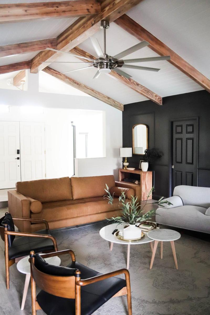 Stunning Mid-Century 3-Bedroom Home with Pool & Hot Tub - Housity