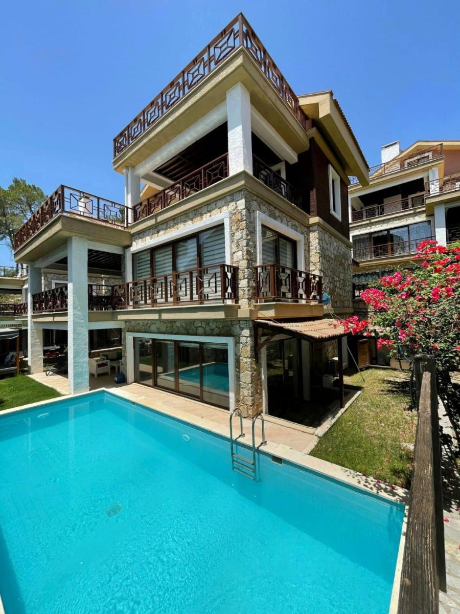 Spectacular Villa with Pool in Gocek Fethiye - Housity