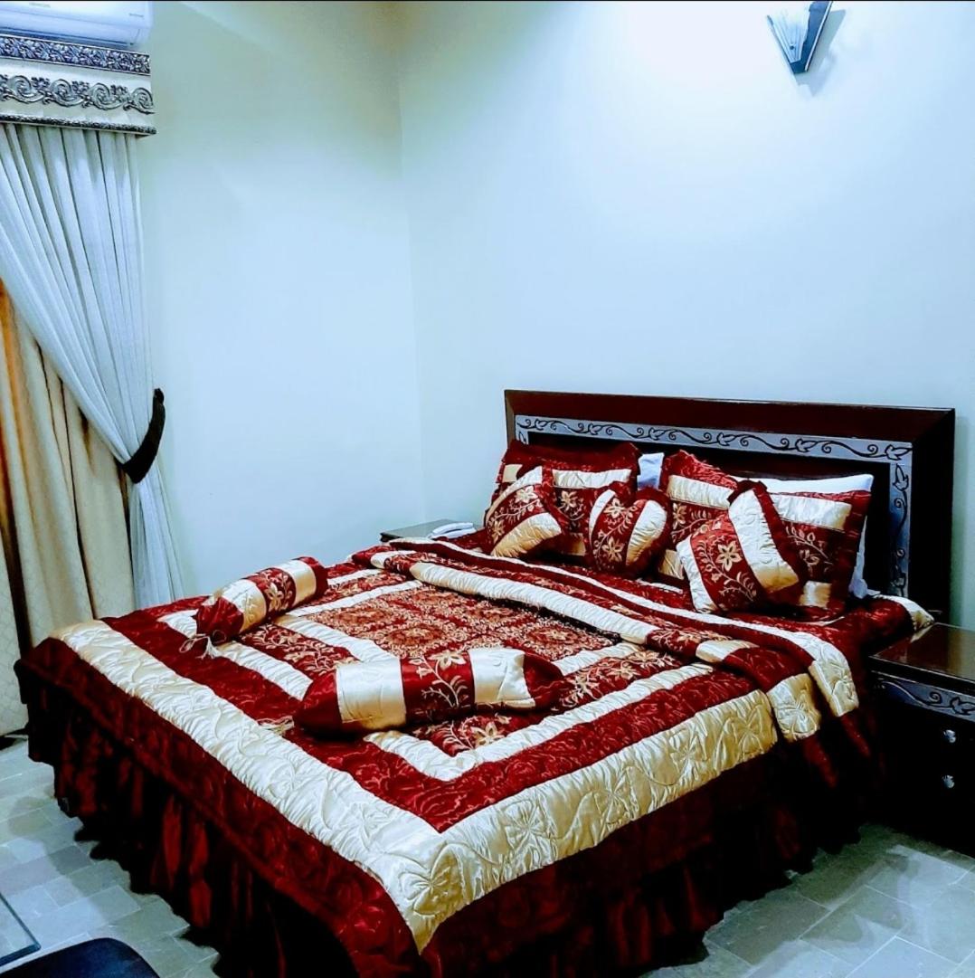Galaxy Palace Near Millennium Mall - Housity