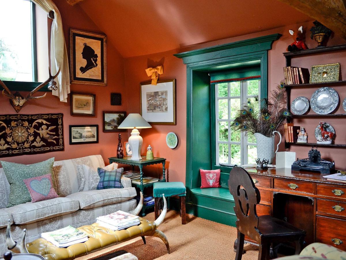 The Hunting Lodge - Housity