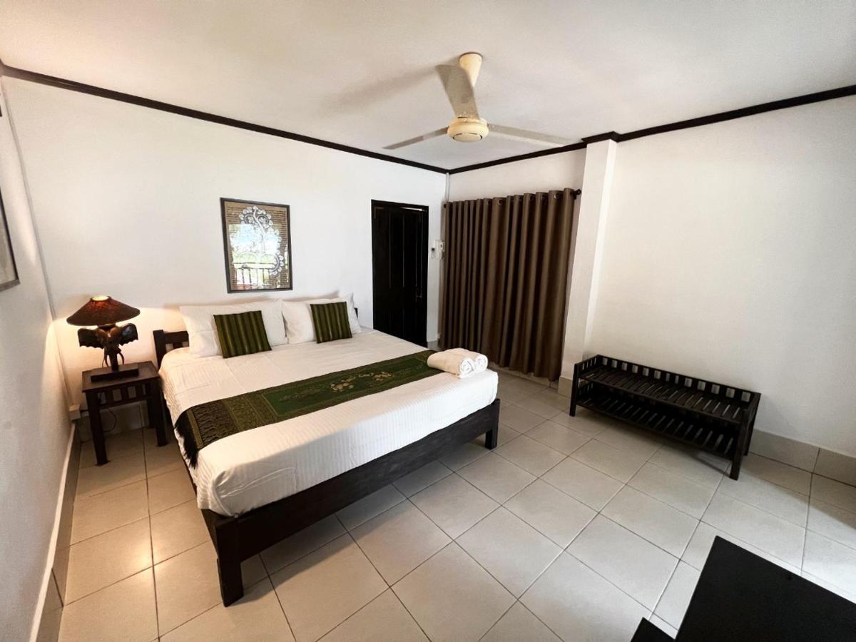 Lao Lake House - Housity