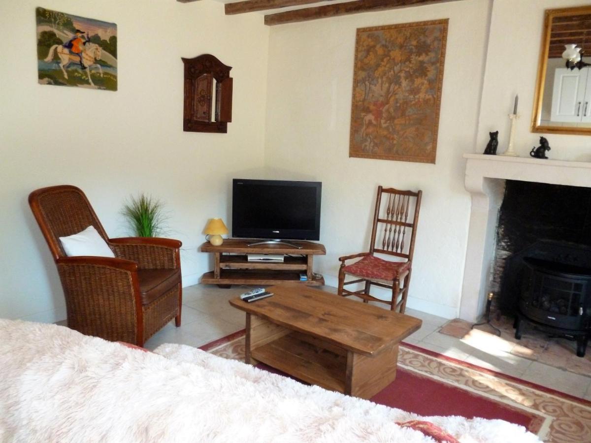 Old French Country Cottage for 2 nature lovers paradise - Housity