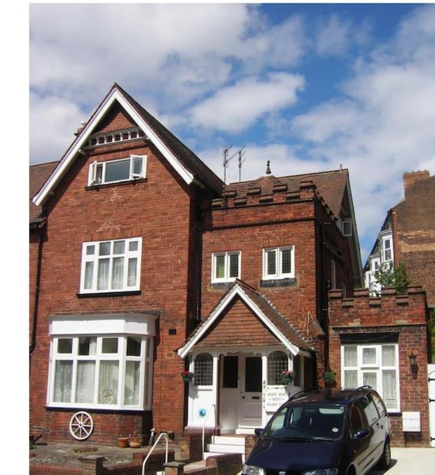 Studio3 Ave house - Housity