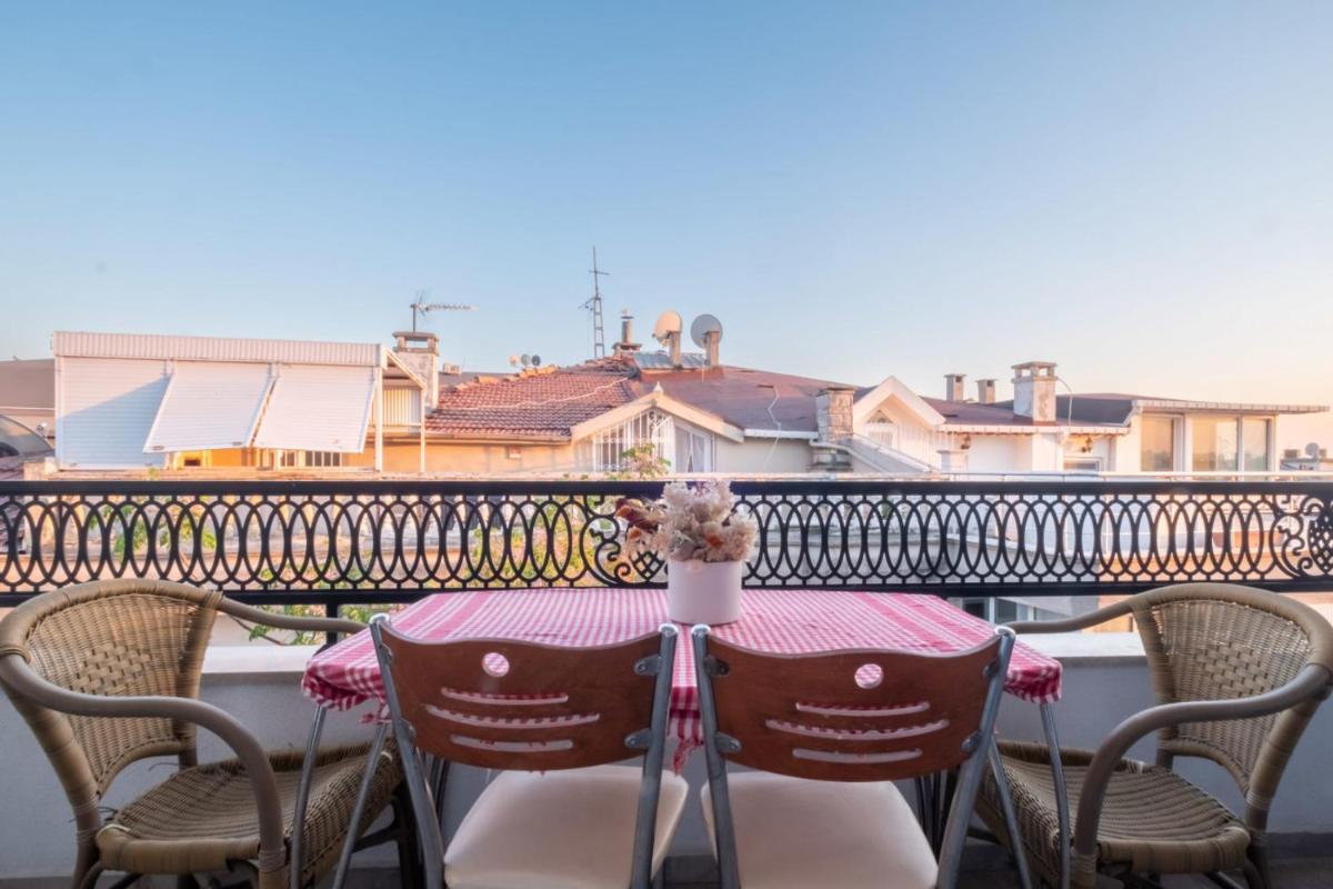 Peaceful Flat with Adalar View, Balcony and Terrace in Maltepe - Housity