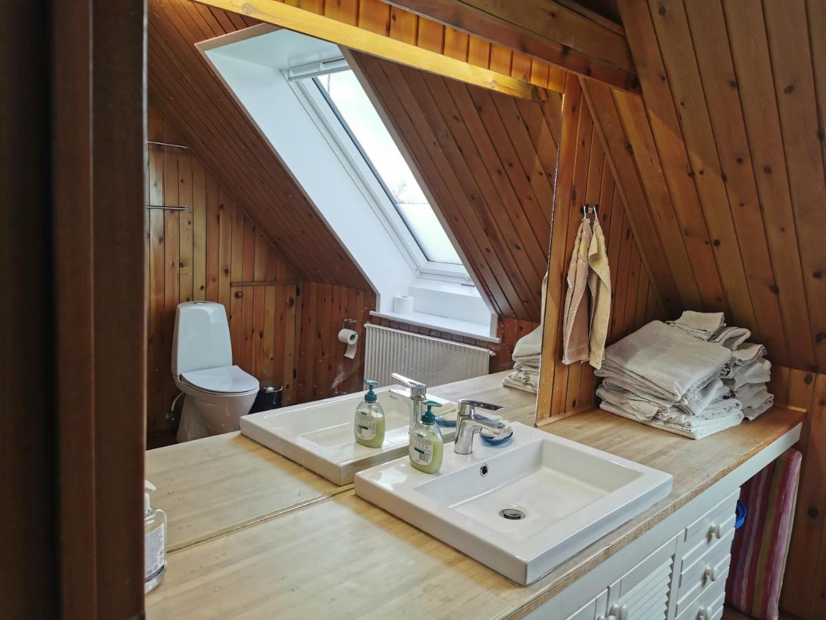 Annys Bed & Breakfast - Housity