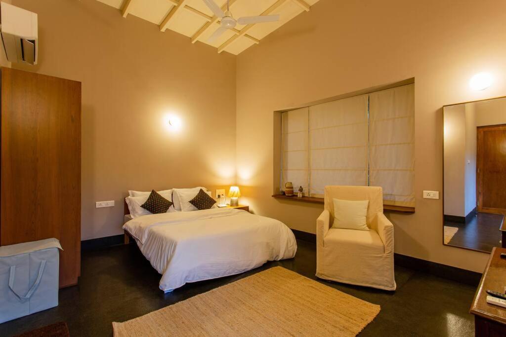 Fully AC 3BDHK villa with Jacuzzi pool and courtyard - Housity