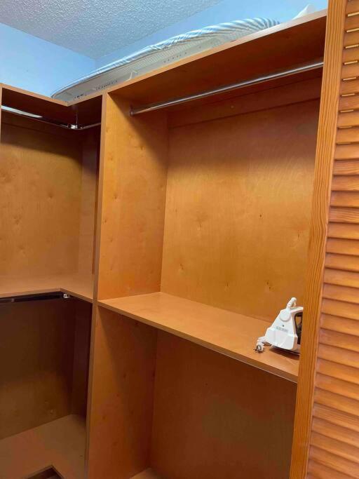 Spacious & Private Studio (Week/Monthly Discounts) - Housity