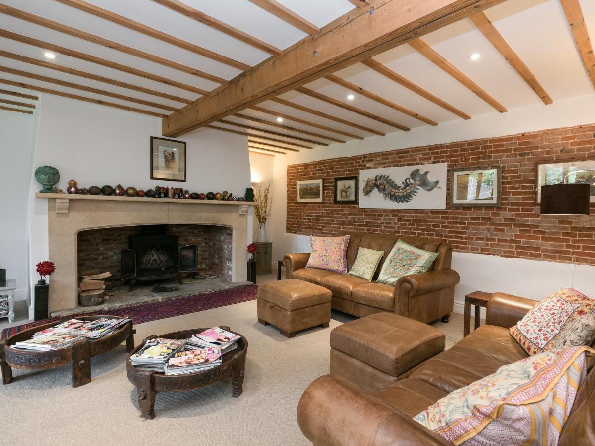 Country Barn - Housity