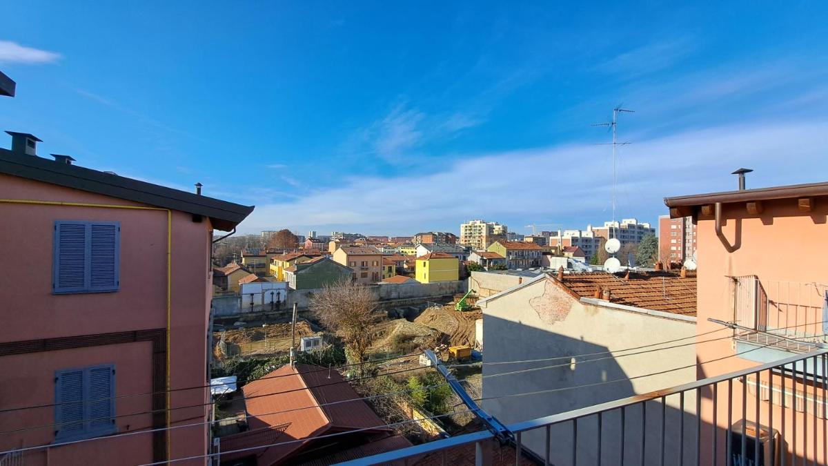Gorla Skyline - Top Floor Apartment - Housity