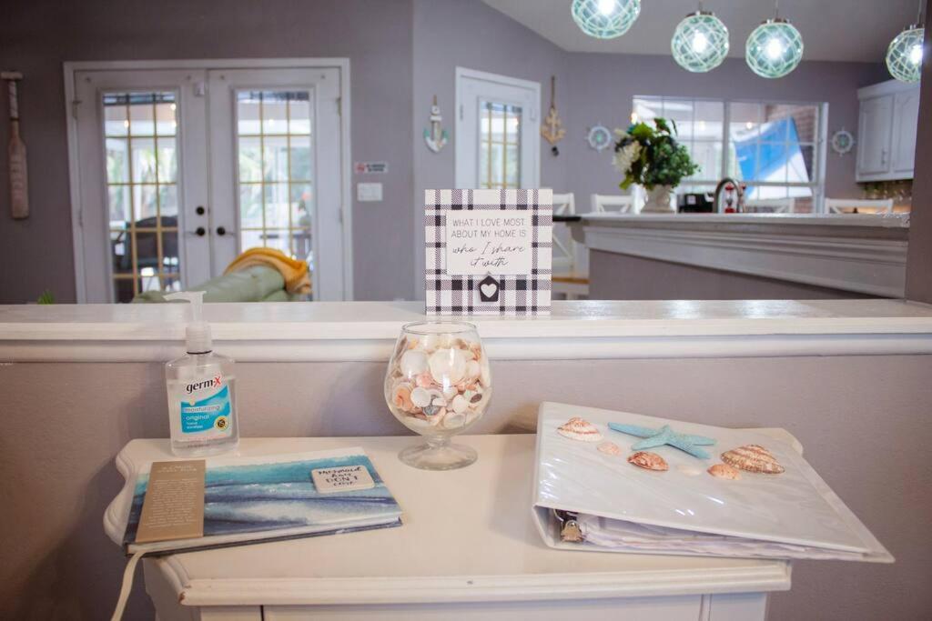 ~NEW~1 mins to Bay~8 Mins to Beach~Private Pool~Super relaxing beach theme - Housity