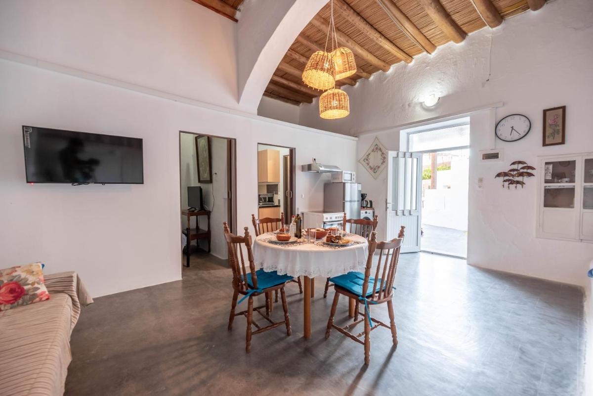 Ftieni Traditional House - Housity