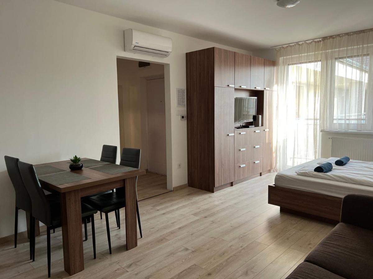 Hatvan Central Apartment - Housity