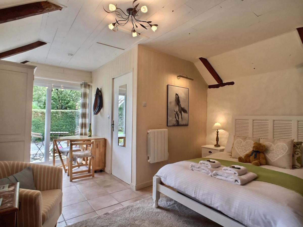Stable Chambre d'Hote at Kergudon - Housity