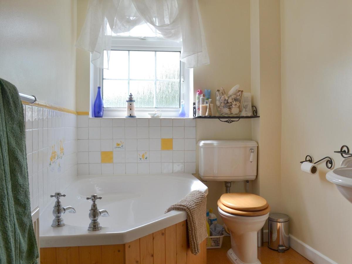 Gibb Cottages - Housity