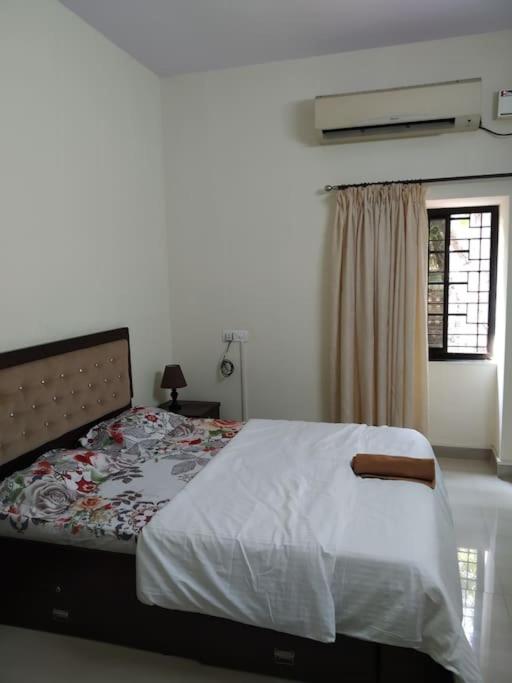 Cottage California, 2Km Drive2 Beach,Arossim, Goa, - Housity