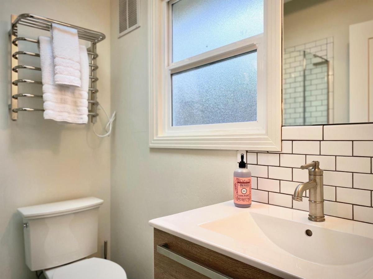 Newly Renovated Arcata Sunny Mid-Century Gem - Housity