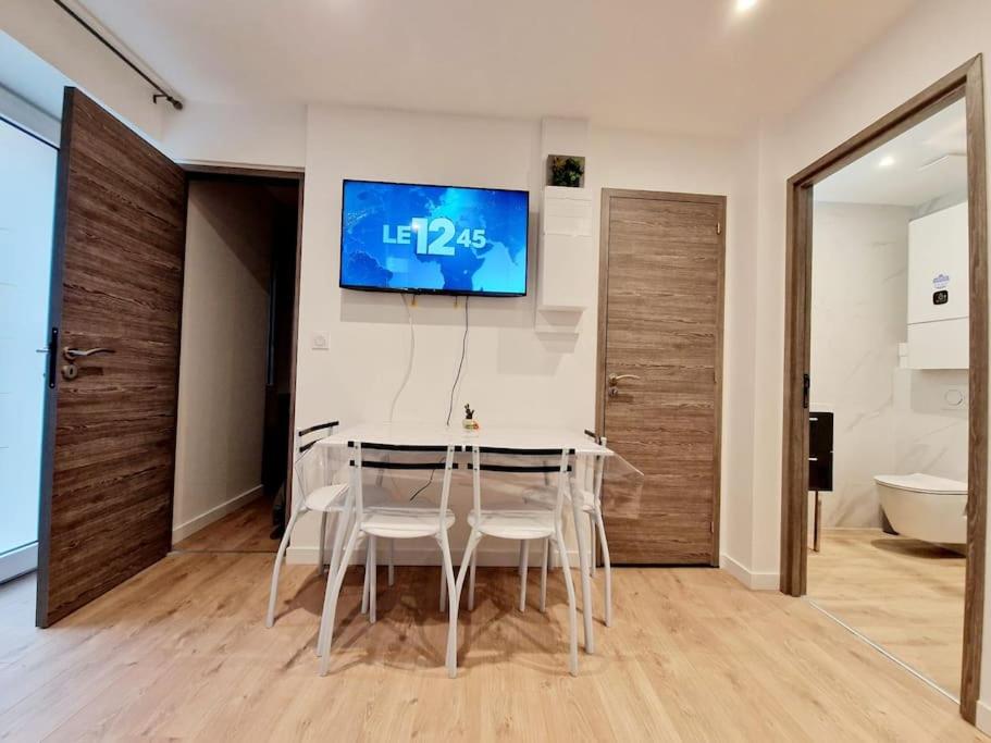 Appartement Moderne Neuf F2 Centre ville - Housity