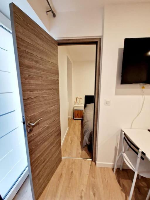 Appartement Moderne Neuf F2 Centre ville - Housity