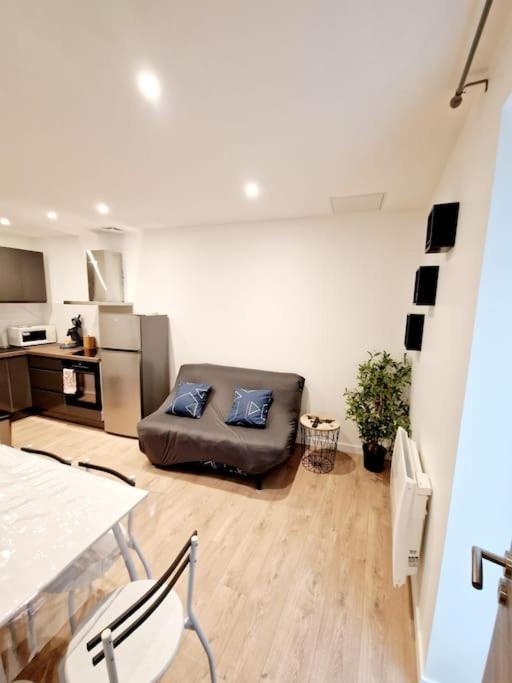 Appartement Moderne Neuf F2 Centre ville - Hizvo