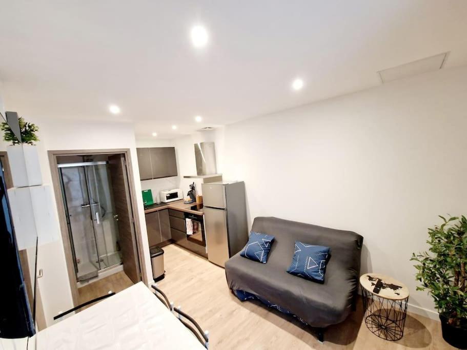 Appartement Moderne Neuf F2 Centre ville - Housity