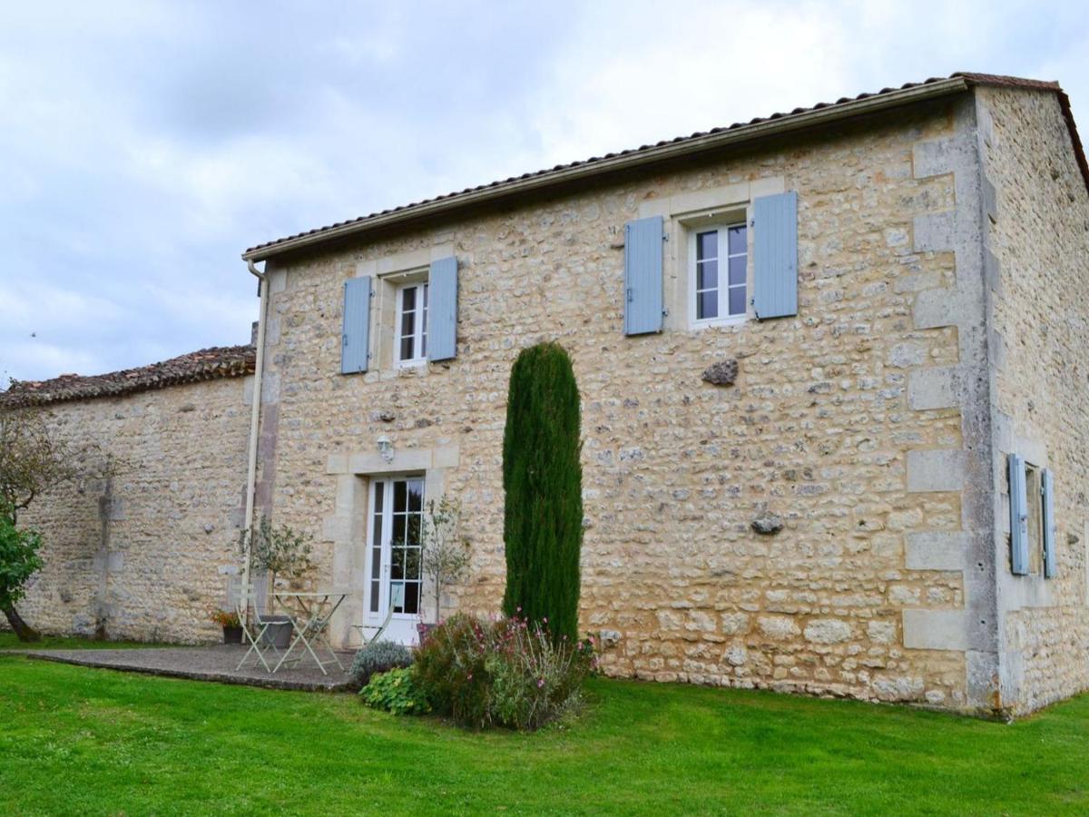 Gîte Saint-Saturnin, 4 pièces, 6 personnes - FR-1-653-222 - Housity