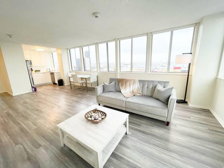 Ocean View Loft - Housity