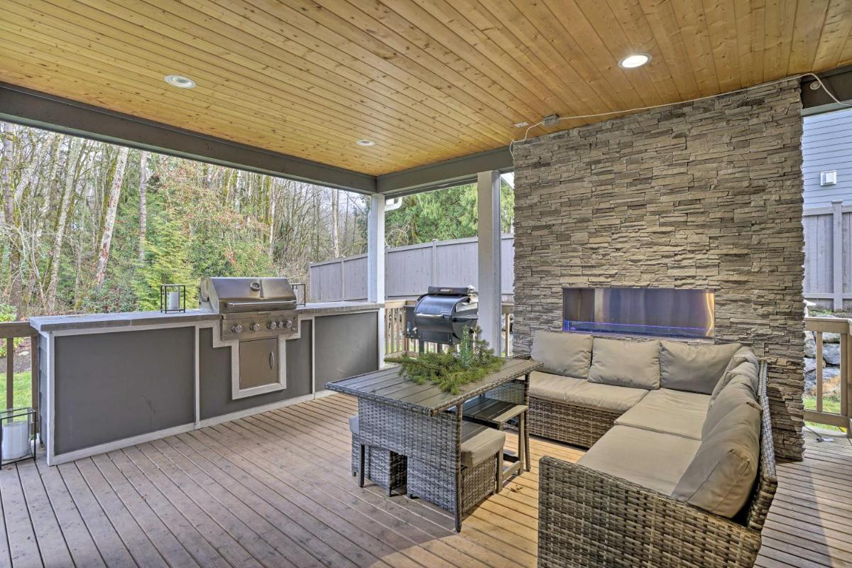 Lake Stevens Estate with Sauna and Hot Tub - Housity
