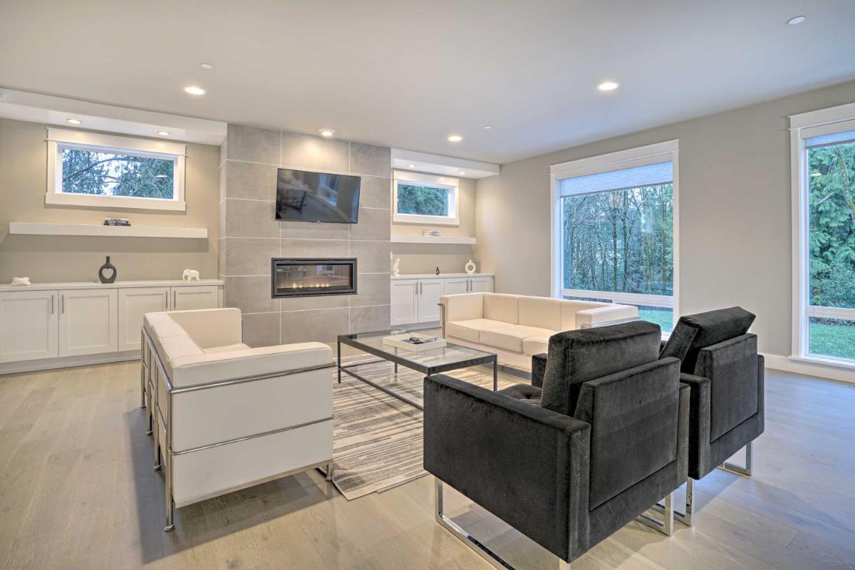 Lake Stevens Estate with Sauna and Hot Tub - Housity