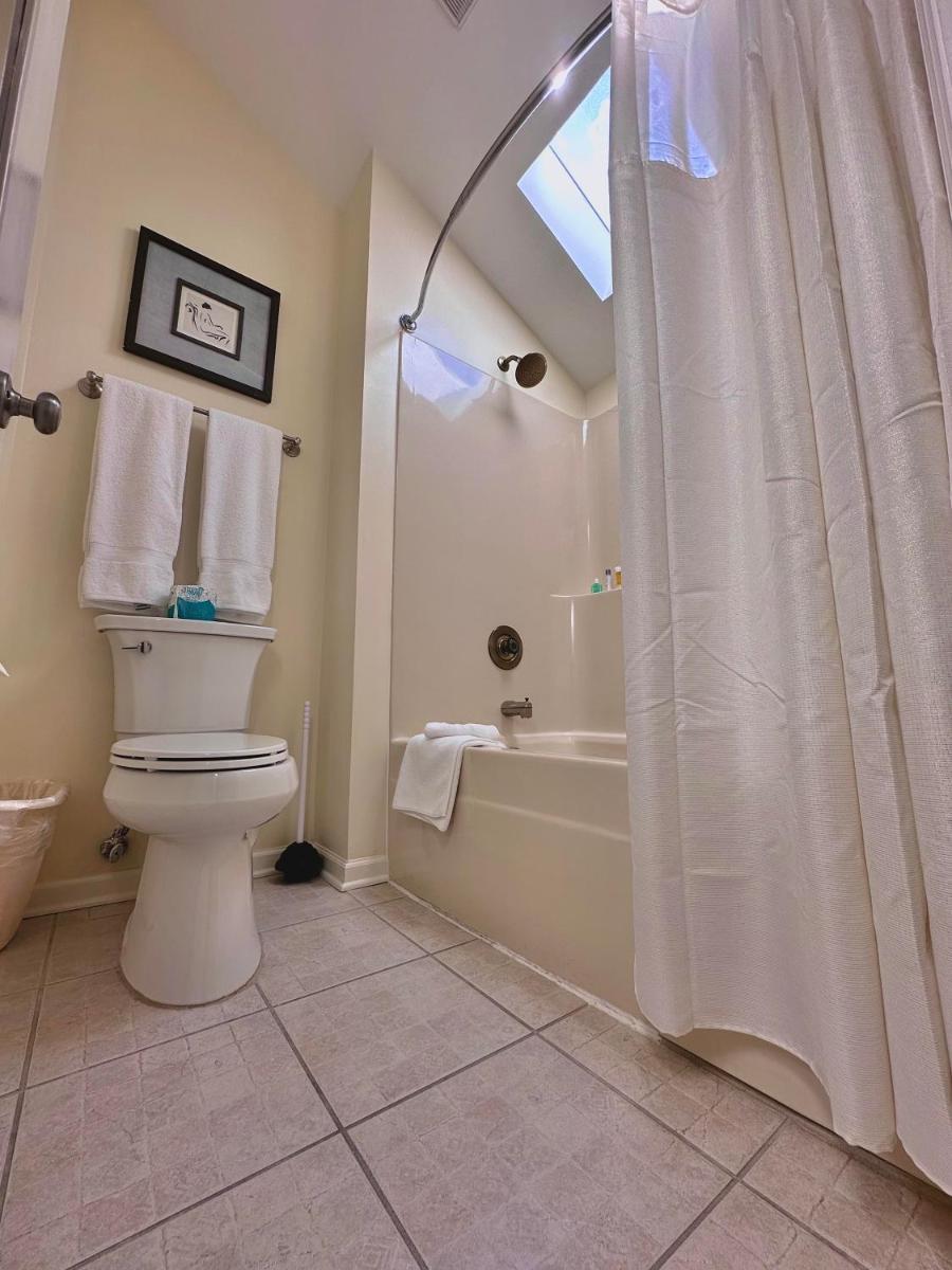 The French Country Inn - Housity