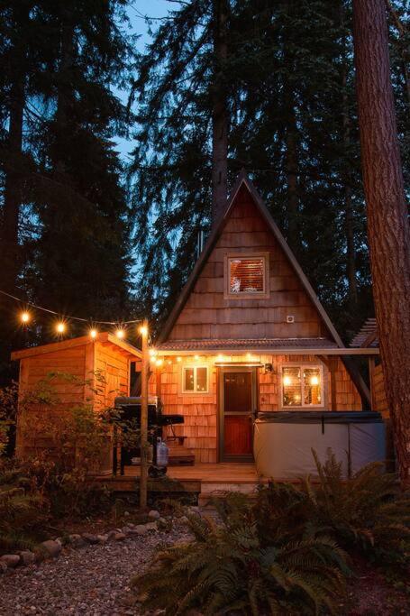 Epic view A-frame - Hot-tub, Firepit, & Fireplace - Housity