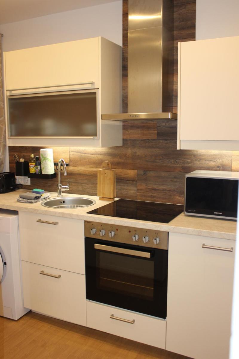 HomeW4 - Tiny Apartment - Housity