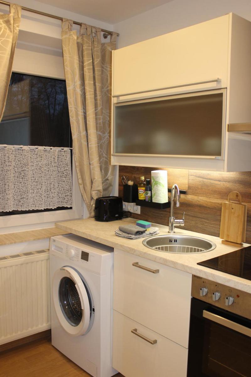 HomeW4 - Tiny Apartment - Housity
