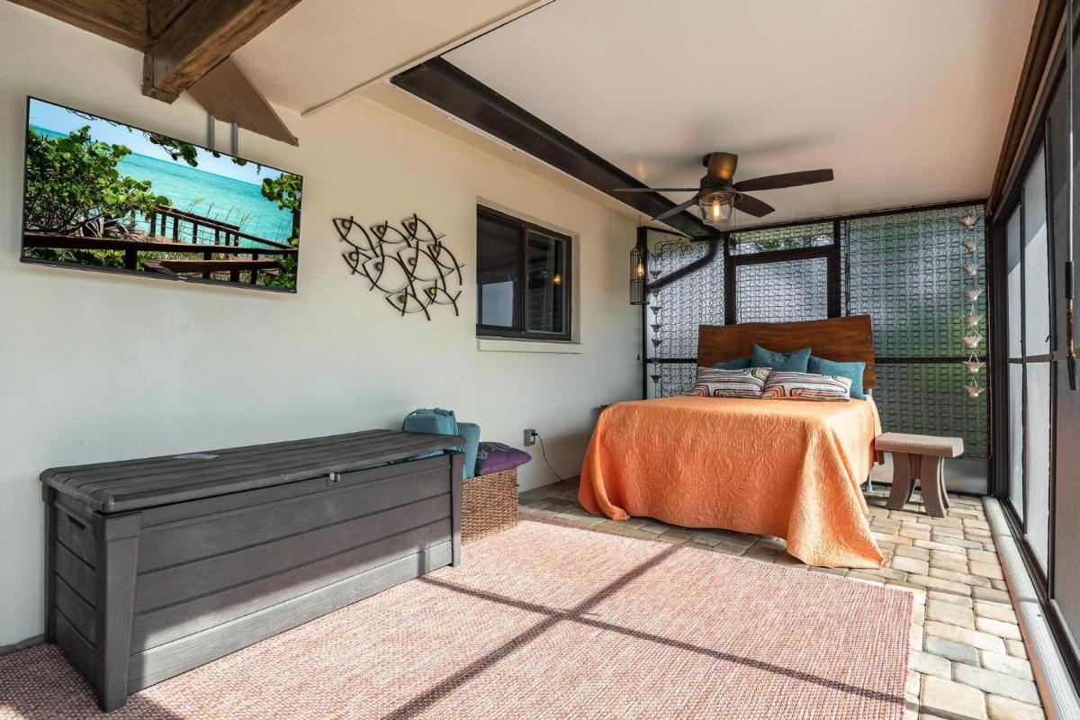 Aqua Escape - Cape Coral - Roelens Vacations Gulf Access- Minutes to the River- Kayaks-Dog Friendly - Housity