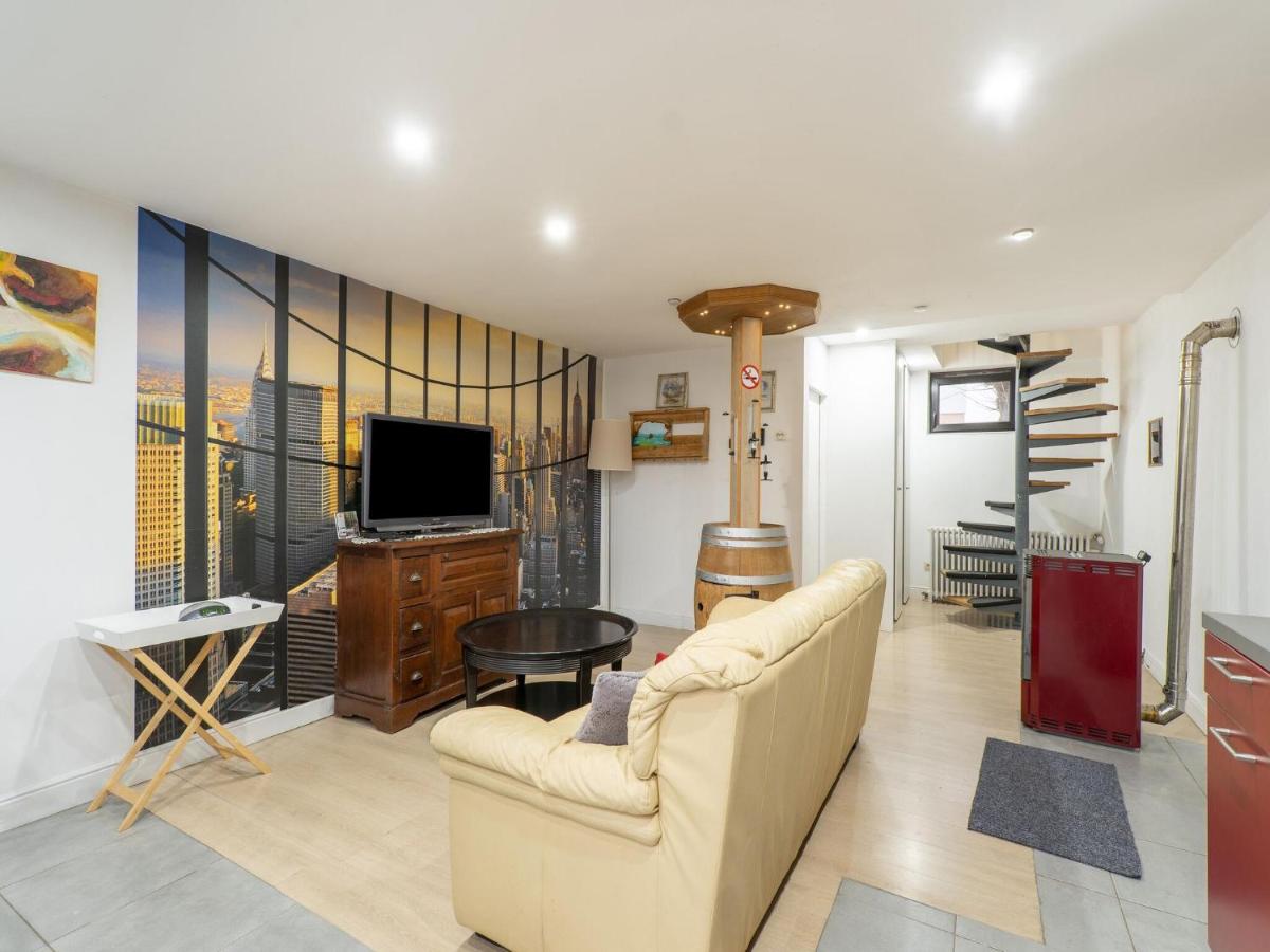 Snug holiday home in Zoutleeuw with private pool - Housity