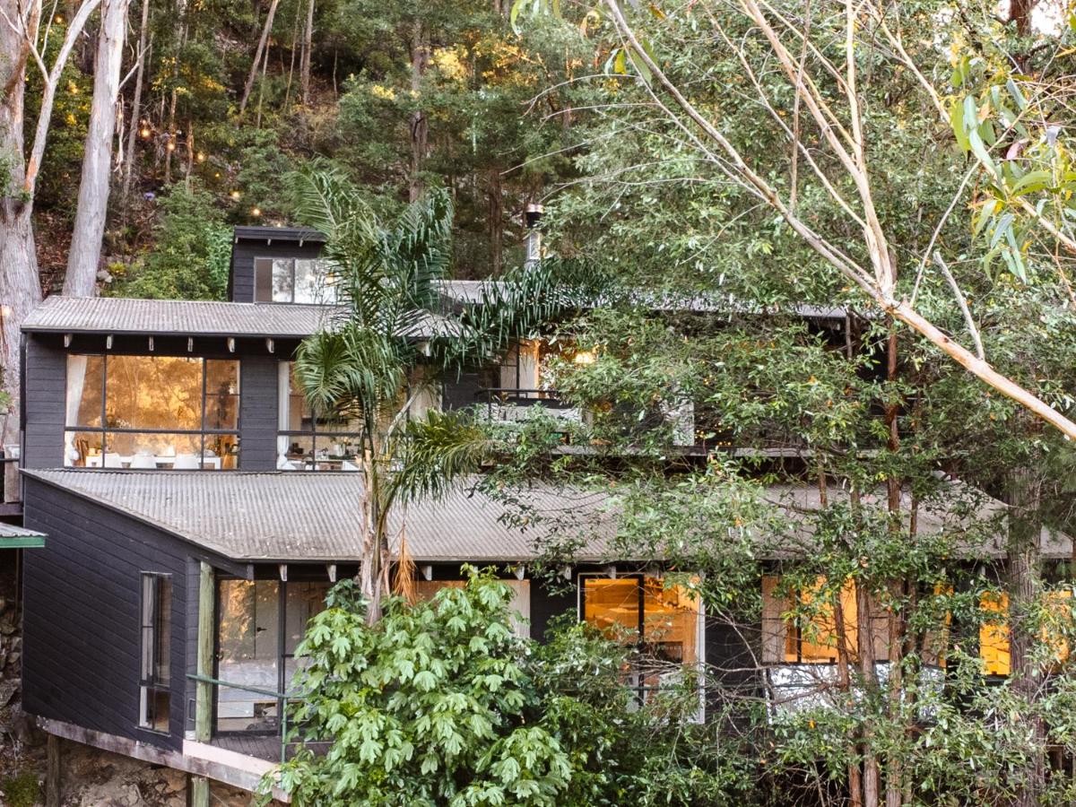 Tranquil Treehouse Retreat - Housity