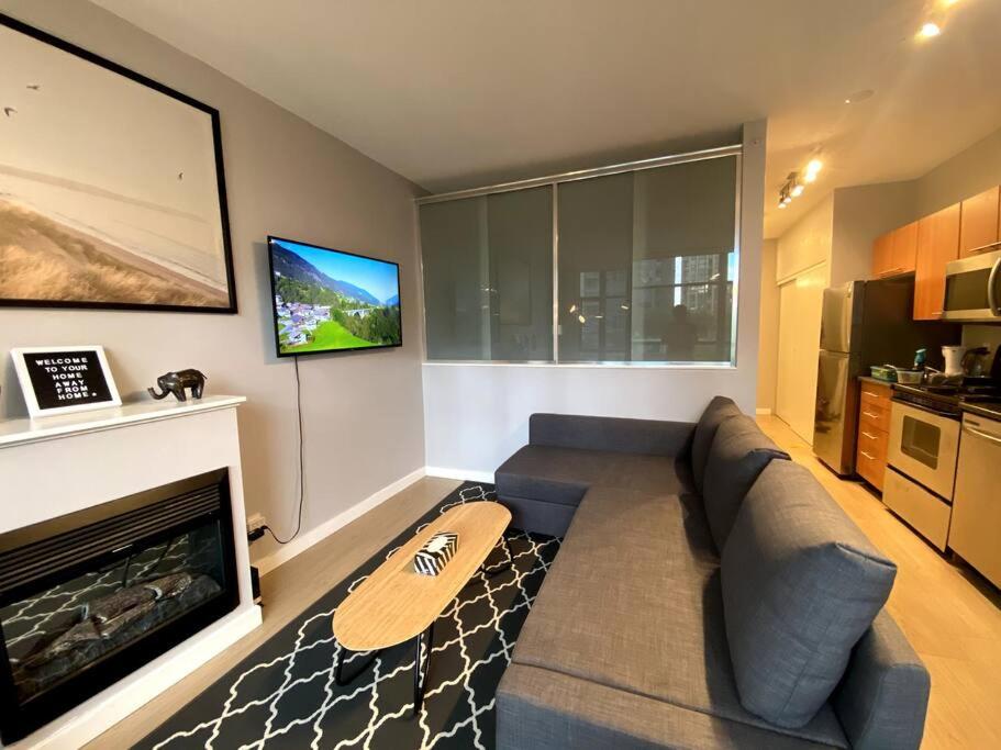 ENTIRE CONDO IN HEART OF DOWNTOWN VANCOUVER - Housity