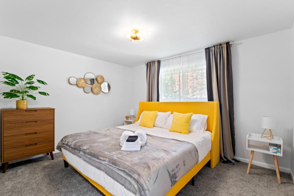 Near Chicago & O’Hare/ King Bed / High-Speed Wi-Fi - Housity