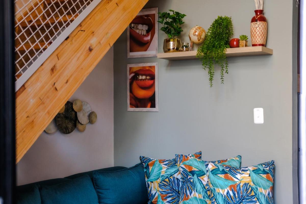 The Artful Cityscape Loft - Serenity In The City - Housity