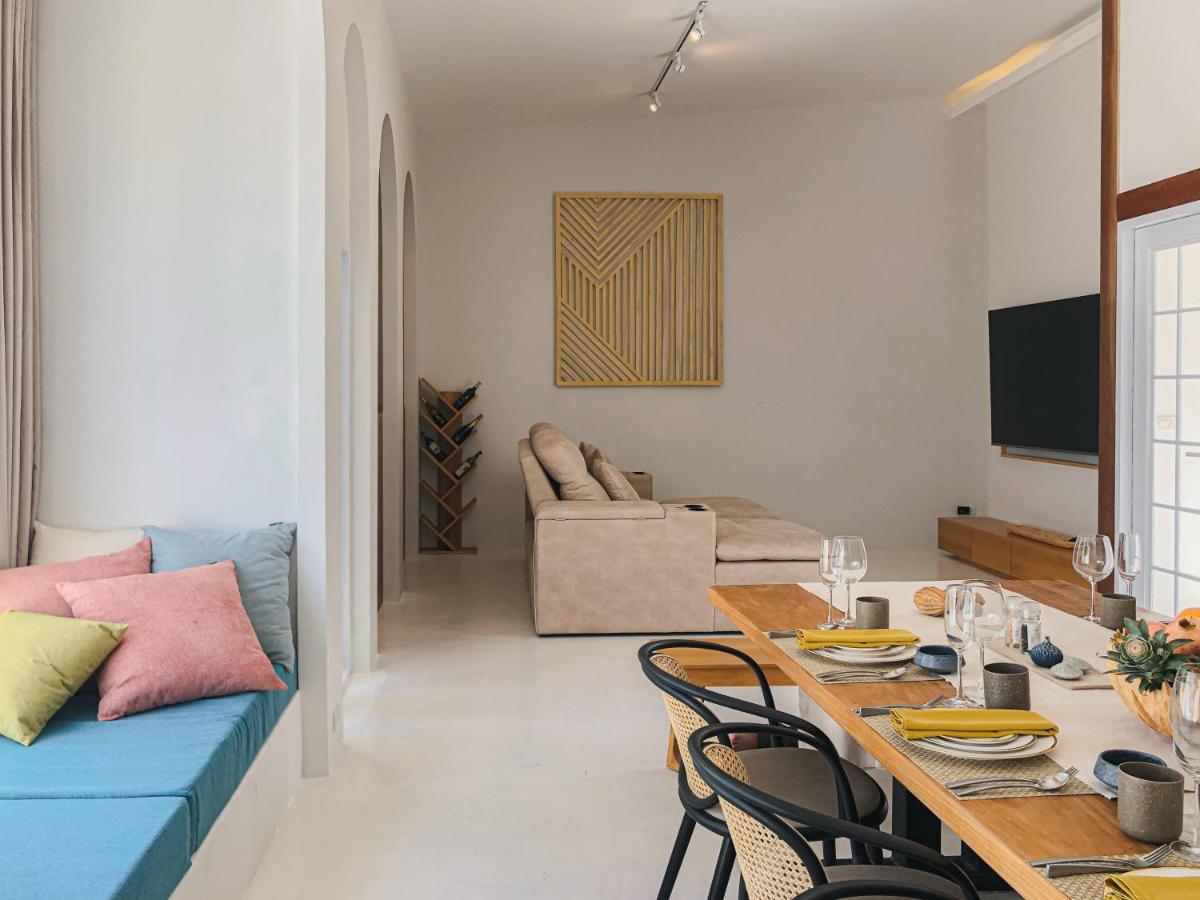 Cape by Sichon Tesoro - Housity