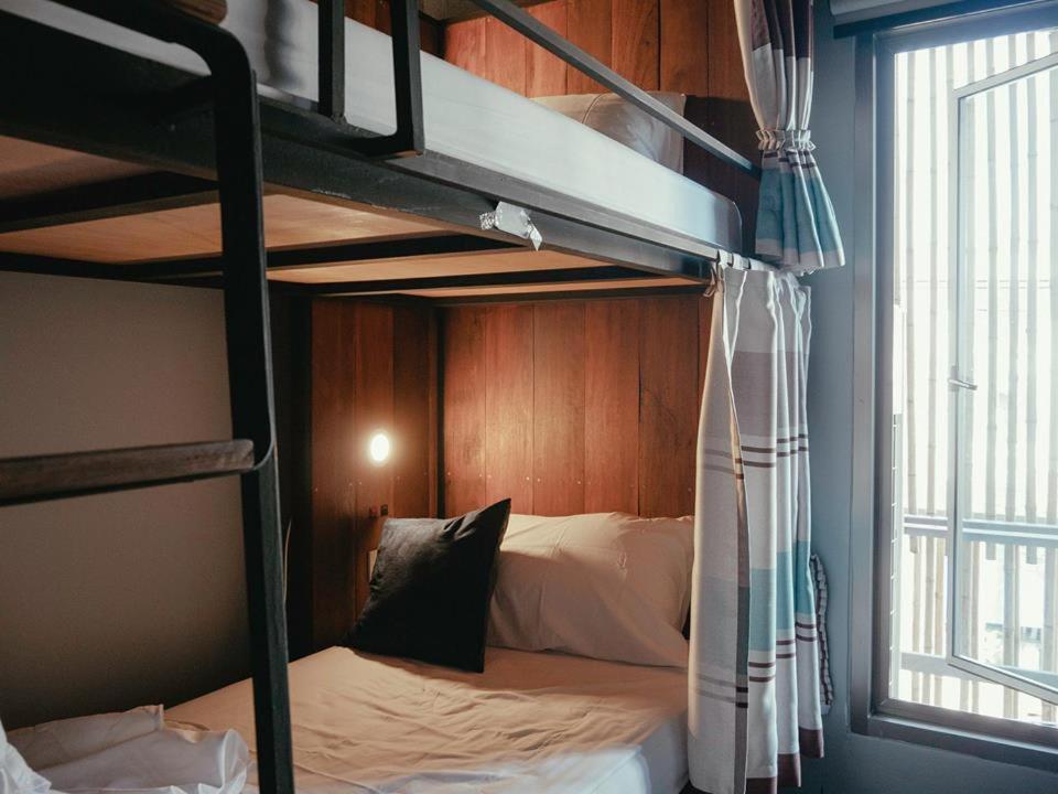 Whereder Poshtel - Housity