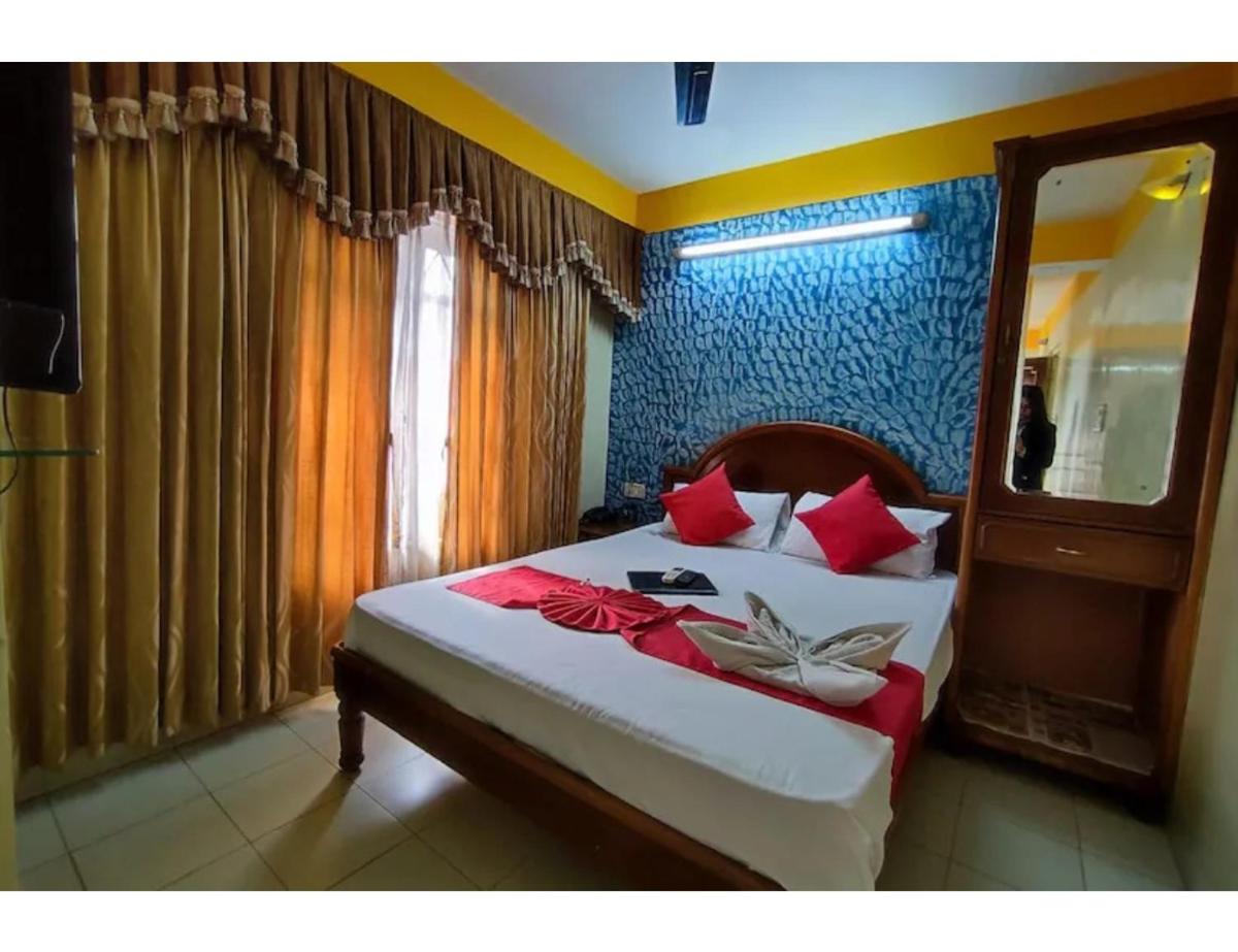 Hotel Niladri Palace, Siliguri - Housity