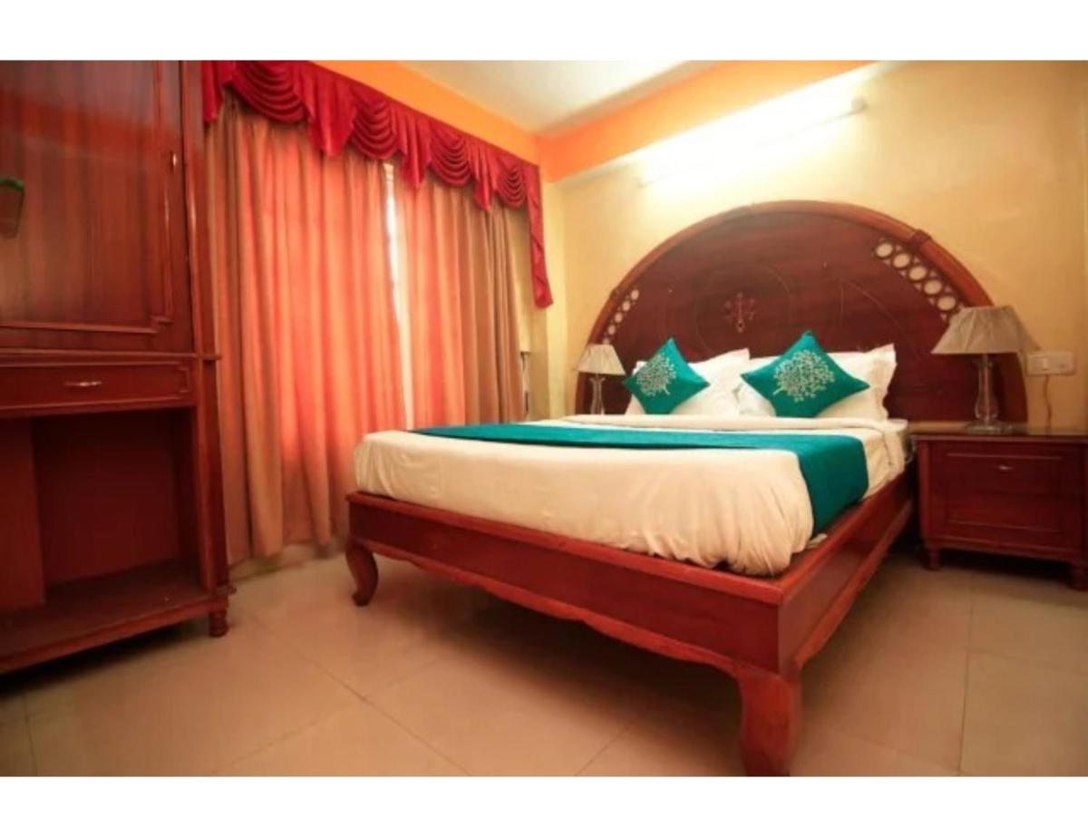 Hotel Niladri Palace, Siliguri - Housity