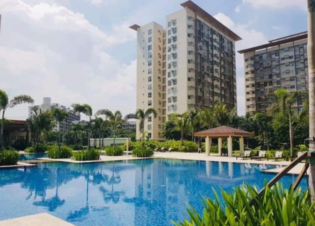 Spacious Room in Alabang - Housity