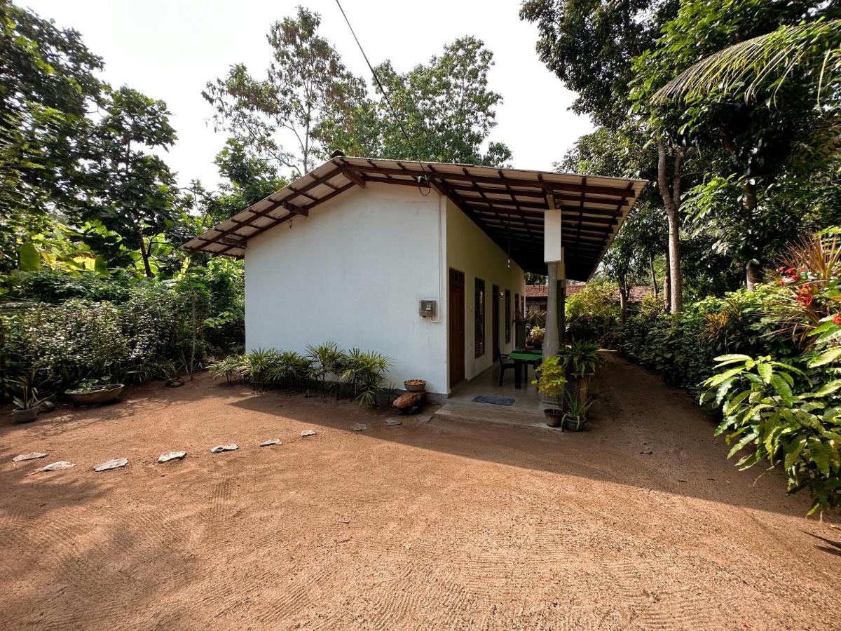 Midigama Inn - Housity