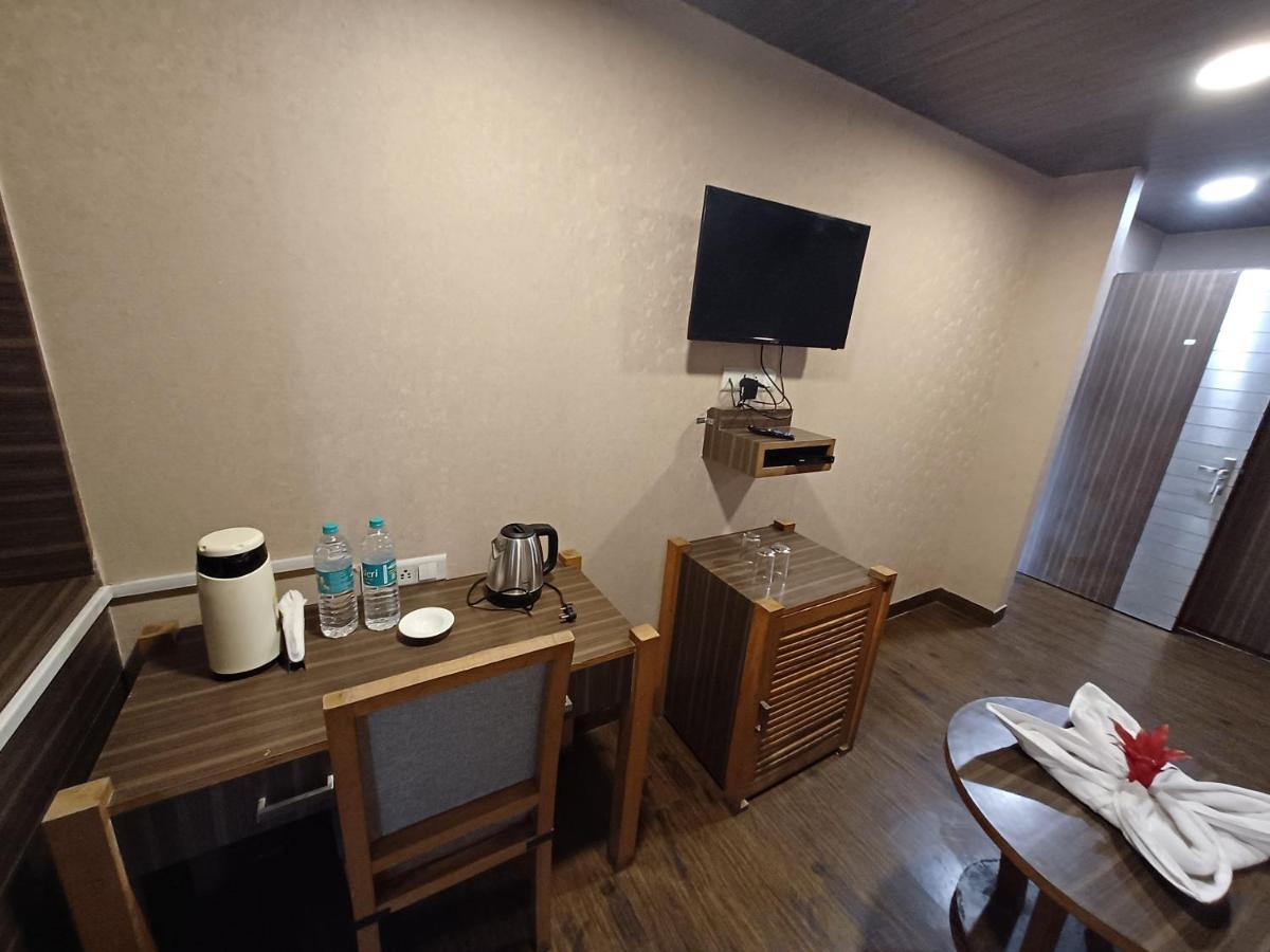 Hotel Park Residency - Housity