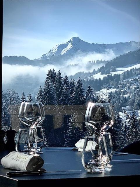 Vue générale sur la montagne ou vue sur la montagne depuis l'hôtel