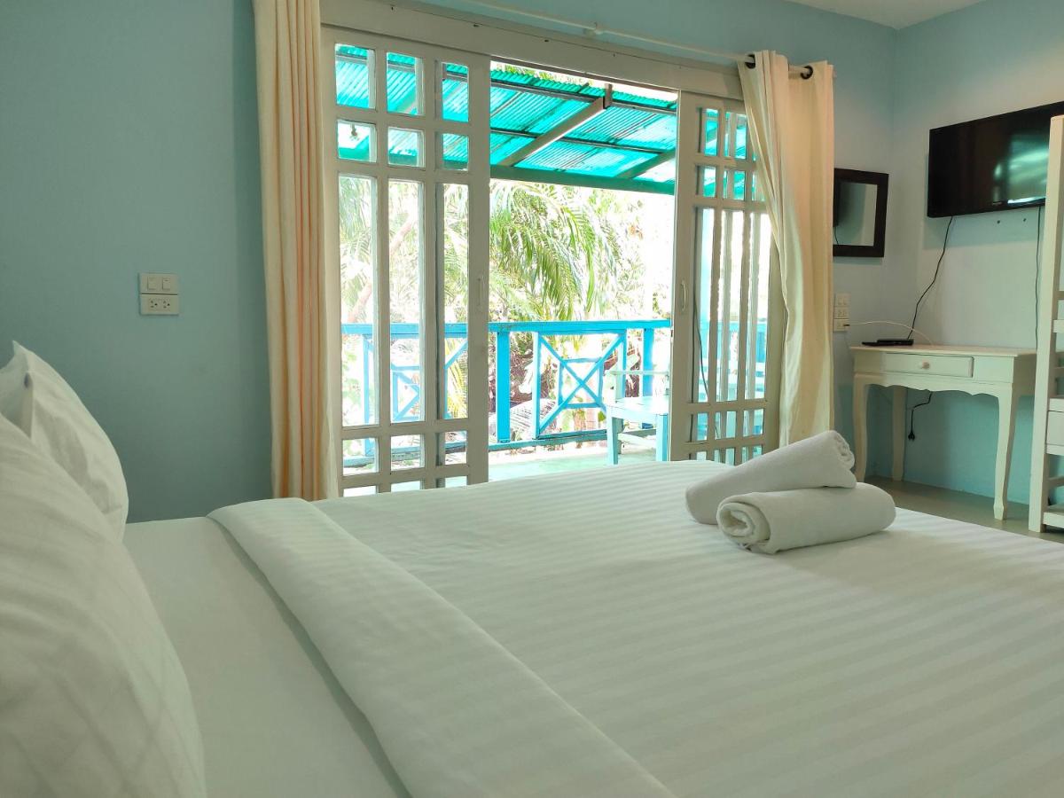 Banana Beach Resort - Housity