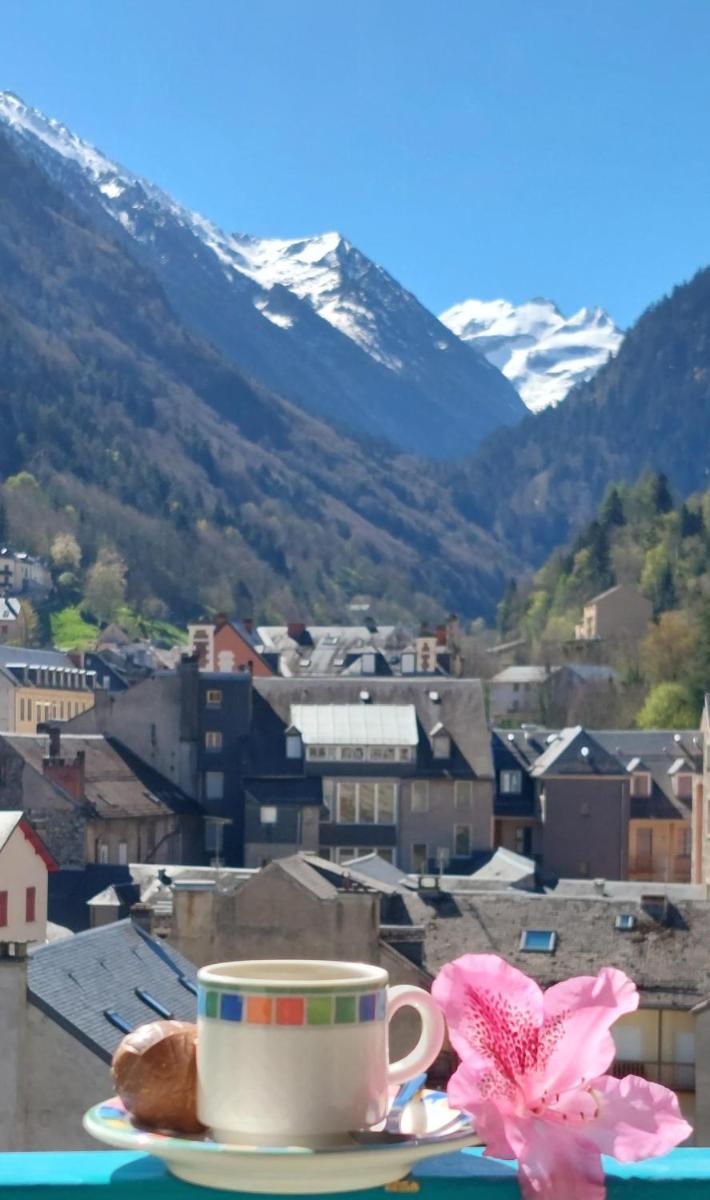 Vue générale sur la montagne ou vue sur la montagne depuis l'hôtel